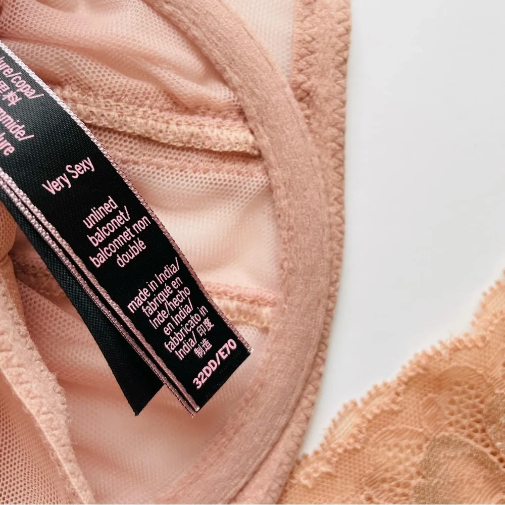 32DD MEDIUM Victoria’s Secret beige bra set